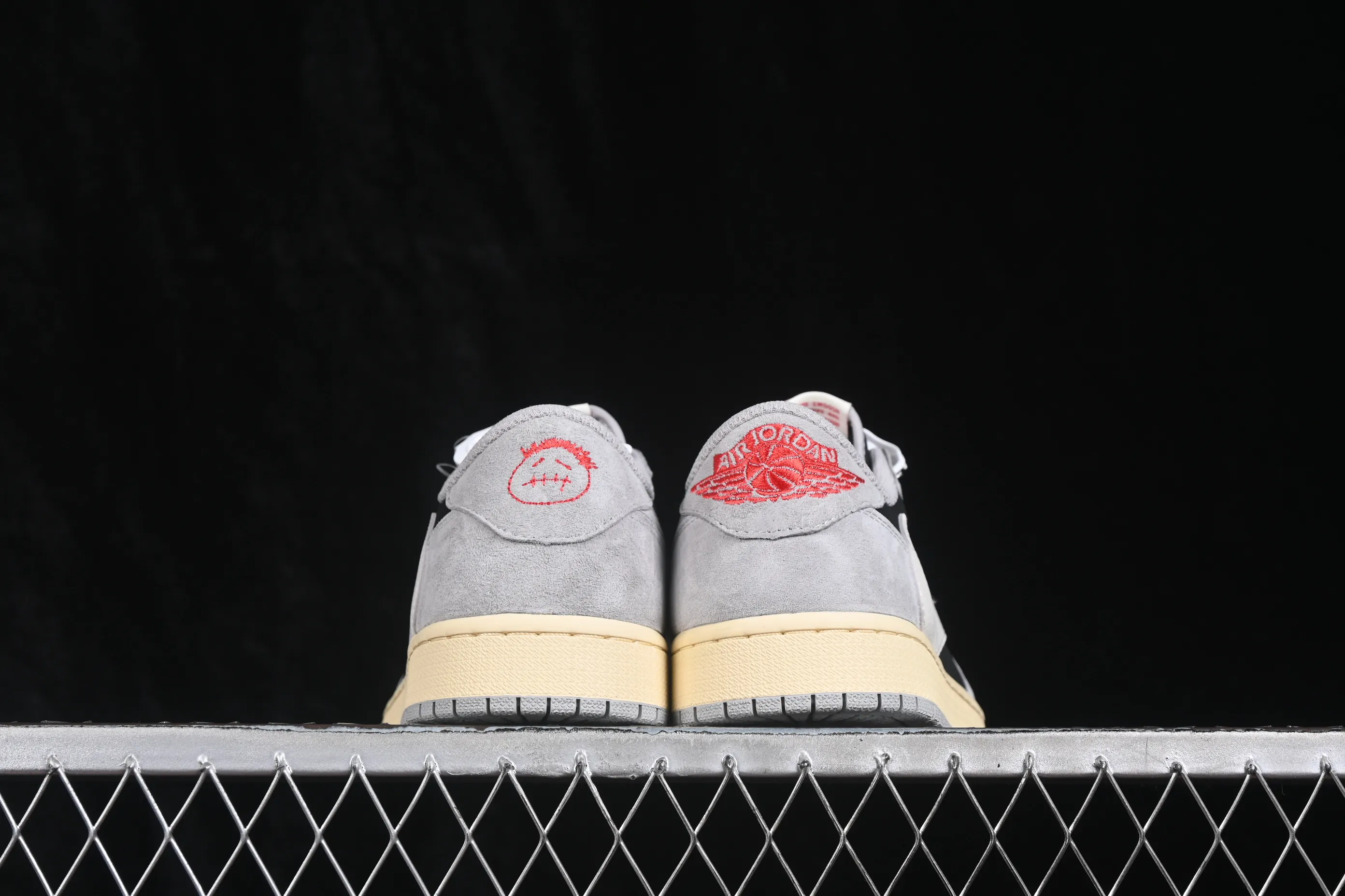 All categories Air Jordan Jordan series basketball shoes Air Jordan 1 Low Travis Scott x Air Jordan 1 Low OG AJ1 Joe 1 undercut low DM7866-010